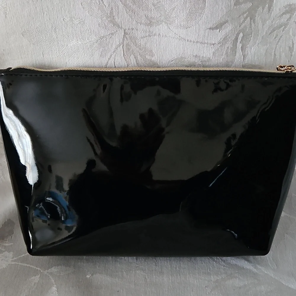 Yves Saint Laurent Cosmetics Bag. - Picture 9 of 11